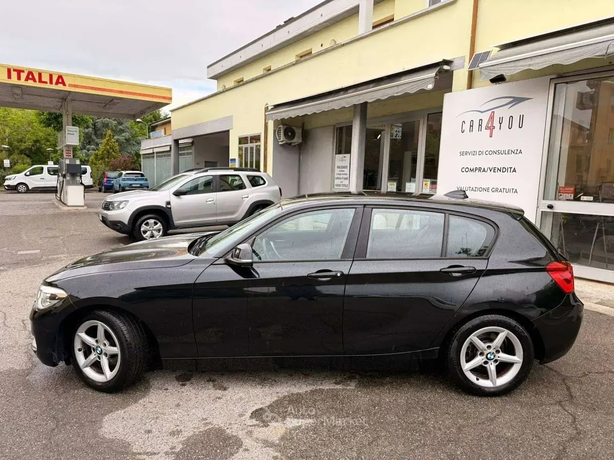 Usata BMW 116 Sport Line 116 CV (85 kW) 2016 Nero Utilitaria