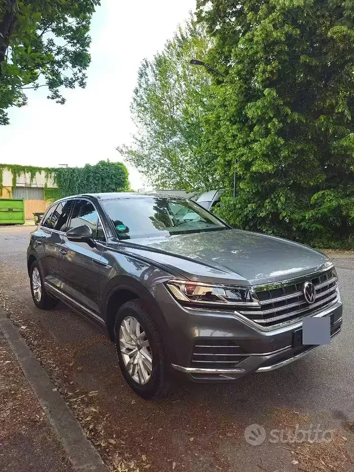 Usata VW Touareg 2021 Grigio SUV