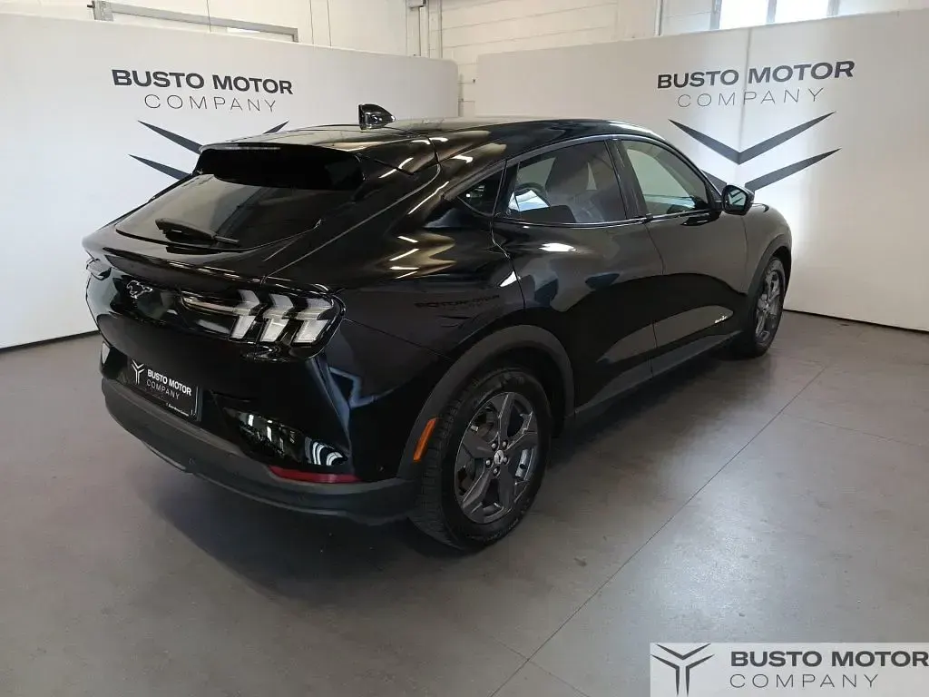 Usata Ford Mustang Mach-E Standard Range 197 kW (269 CV) 2022 Nero / metallizzato SUV