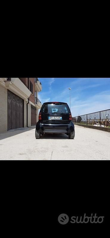 Usata Smart ForTwo Coupé 54 CV (39 kW) 2001 Nero Coupé
