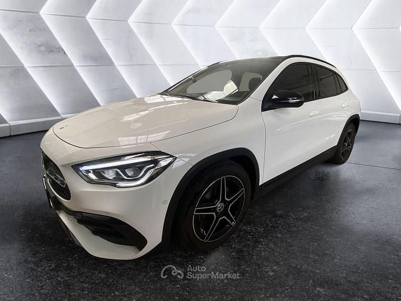 Usata Mercedes GLA200 Premium 150 CV (110 kW) 2022 Bianco SUV
