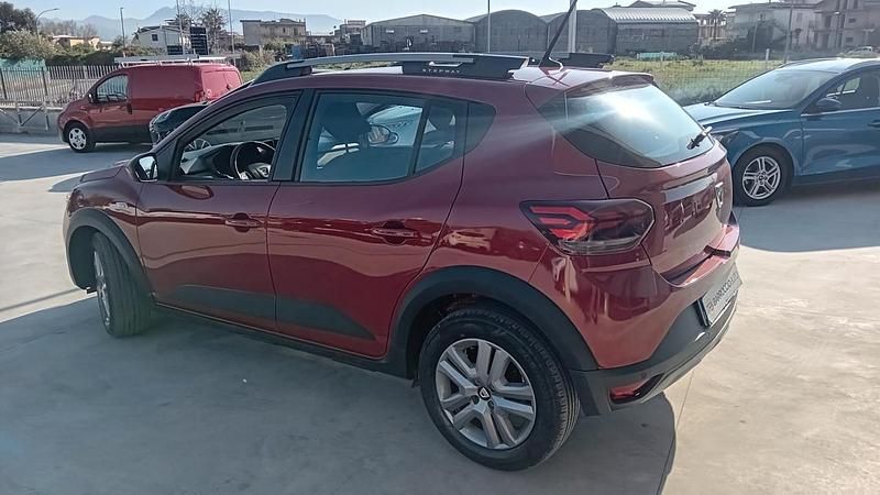 Usata Dacia Sandero Comfort 100 CV (73 kW) 2021 Rosso Berlina
