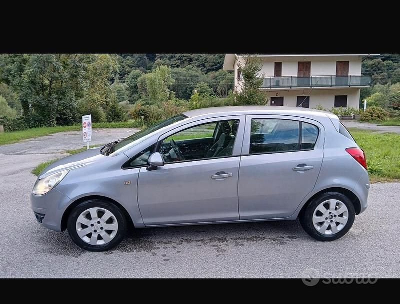 Usata Opel Corsa 75 CV (55 kW) 2009 Grigio Berlina