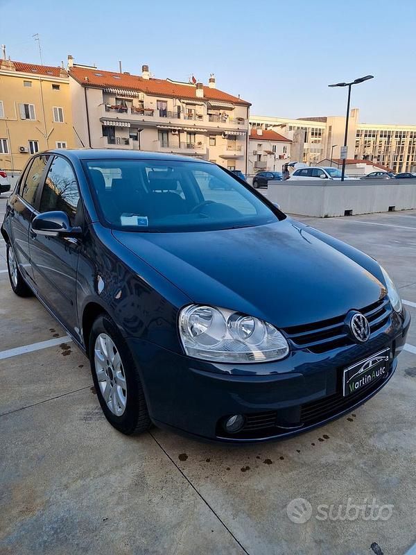 Usata VW Golf IV Comfortline 102 CV (75 kW) 2005 Grigio Berlina