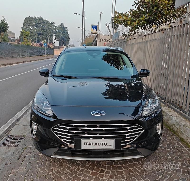 Usata Ford Kuga Titanium 120 CV (88 kW) 2021 Nero SUV