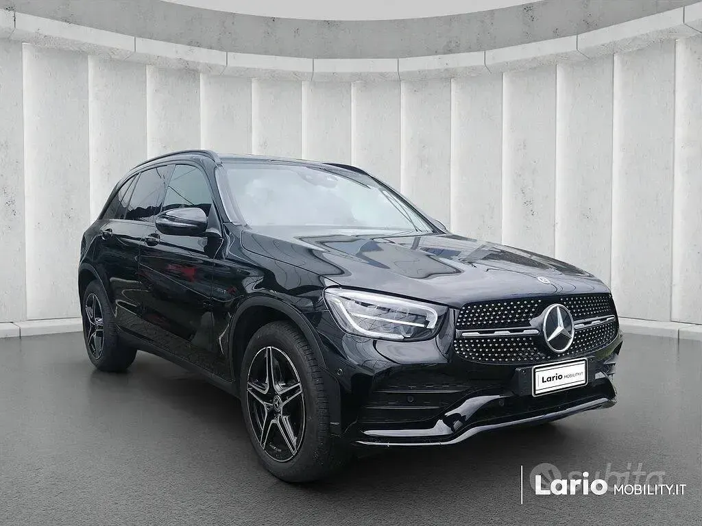 Begagnad Mercedes GLC300 Premium 194 HK (142 kW) 2021 Svart SUV