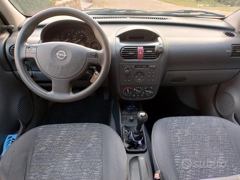 Usado Opel Corsa Comfort 2001 Cinzento Citadino