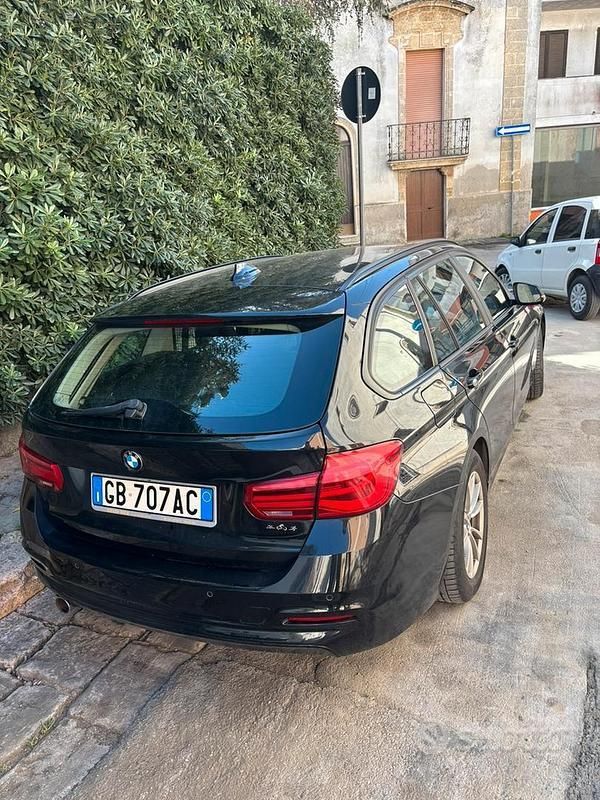 Usata BMW 318 Luxury Line 113 CV (83 kW) 2016 Nero Station wagon