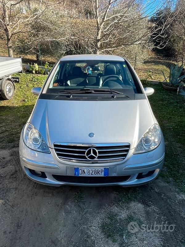 Grigio Usata 2008 Mercedes A150 Due volumi | 2000 € (Super prezzo) - Immagine 1/4