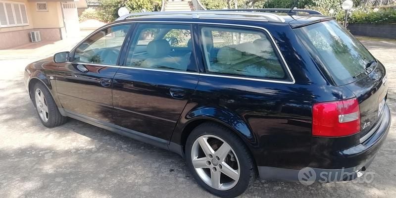 Usata Audi A6 180 CV (132 kW) 2002 Blu Station wagon