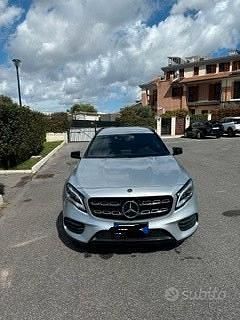 Usata Mercedes GLA200 Premium 136 CV (100 kW) 2019 Grigio SUV