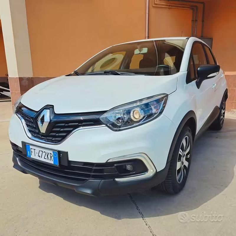 Usata Renault Captur Zen 90 CV (66 kW) 2018 Bianco SUV