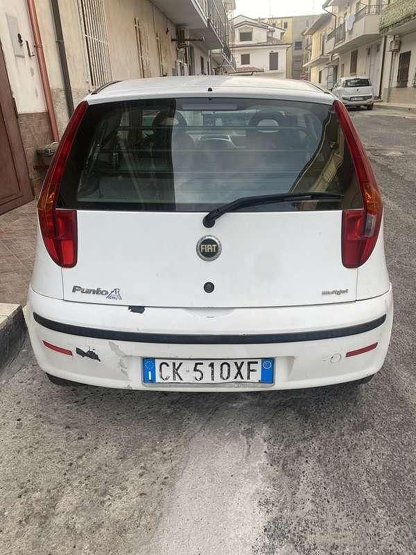 Usata Fiat Punto Emotion 95 CV (69 kW) 2003 Utilitaria