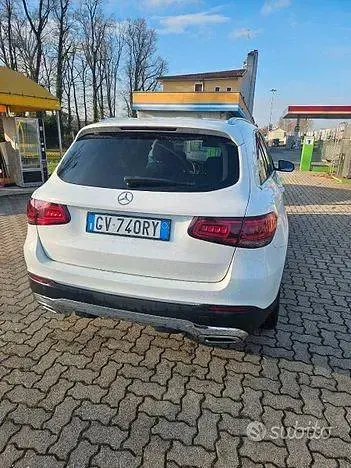 Usata Mercedes GLC200 163 CV (119 kW) 2021 Bianco SUV