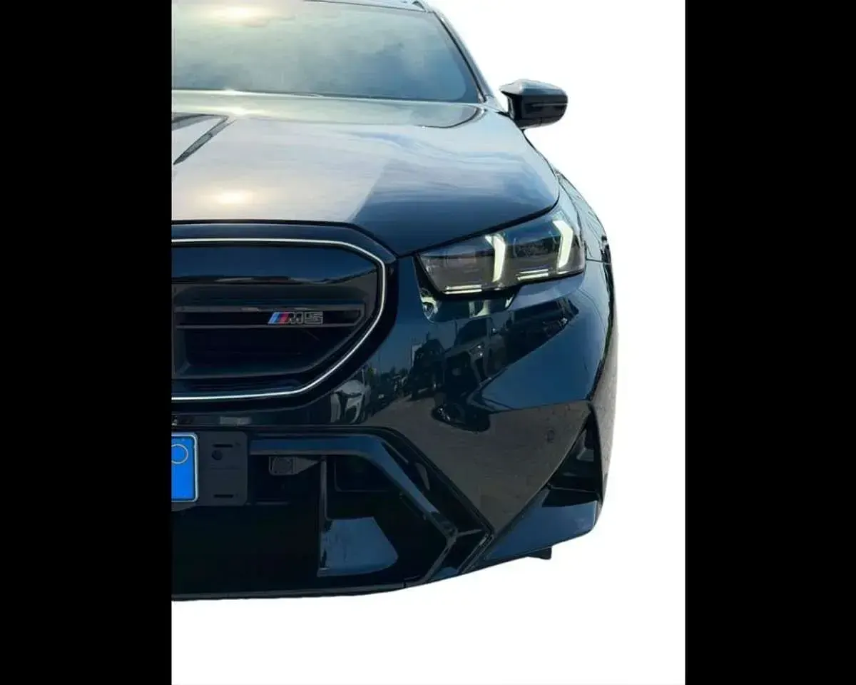 Usata BMW M5 727 CV (534 kW) 2025 Black sapphire metallizzato Station wagon