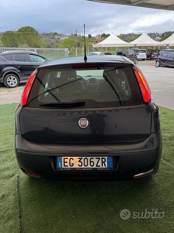 Usata Fiat Punto Evo 95 CV (69 kW) 2011 Grigio Utilitaria