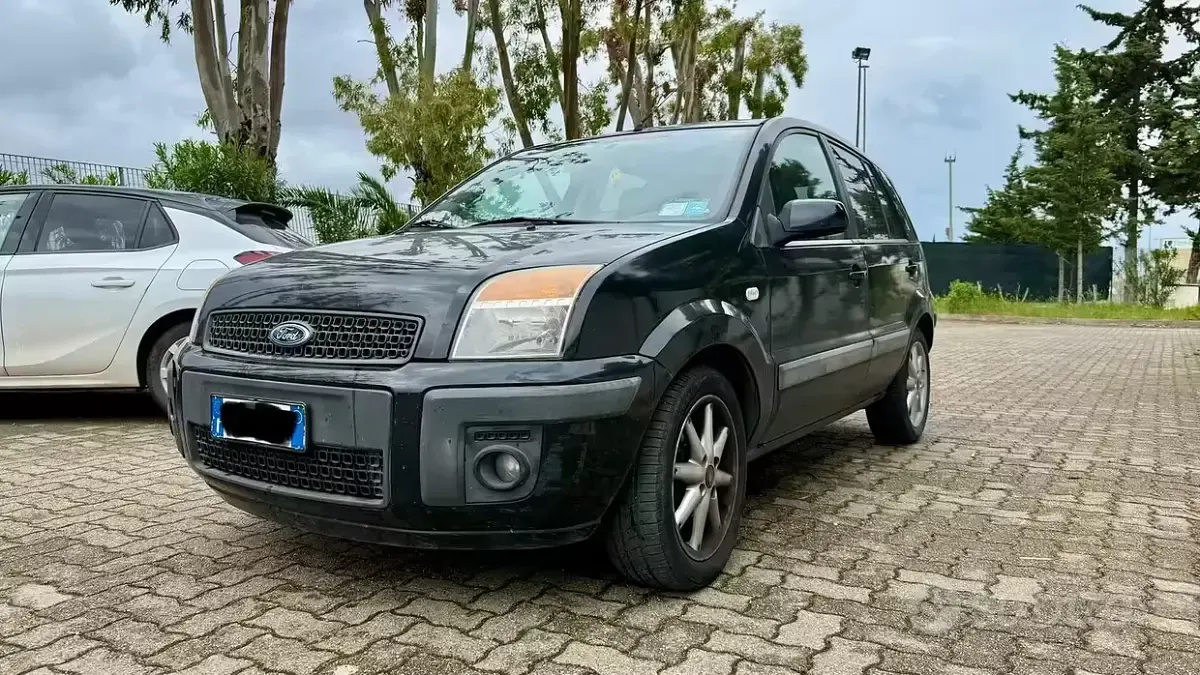 Usata Ford Fusion 68 CV (50 kW) 2008 Nero Utilitaria