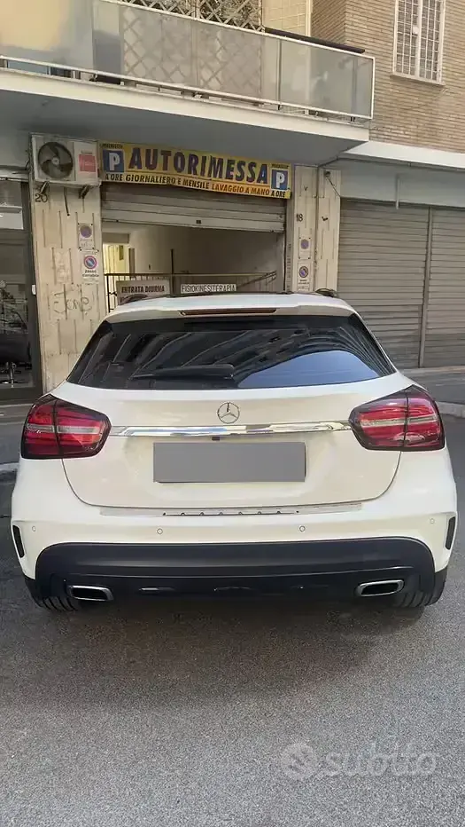 Usata Mercedes GLA200 136 CV (100 kW) 2020 Bianco SUV