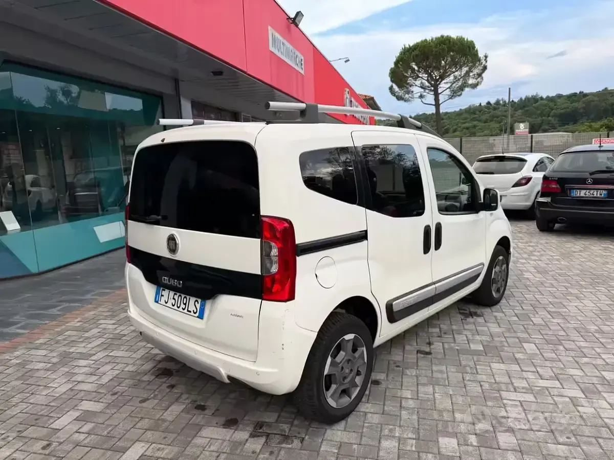 Usata Fiat Qubo Trekking 95 CV (69 kW) 2017 Bianco Monovolume