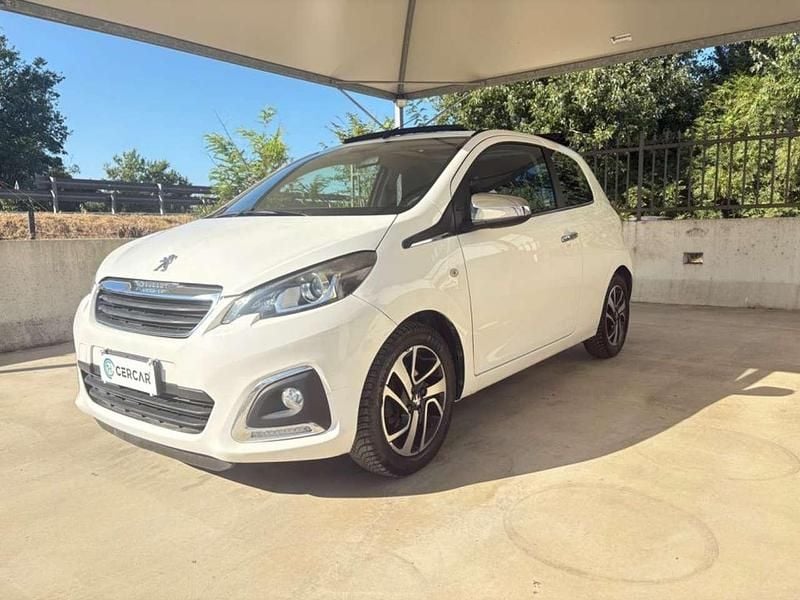 Bianco Usata 2015 Peugeot 108 Cabrio | 8900 € (Cara) - Immagine 1/4