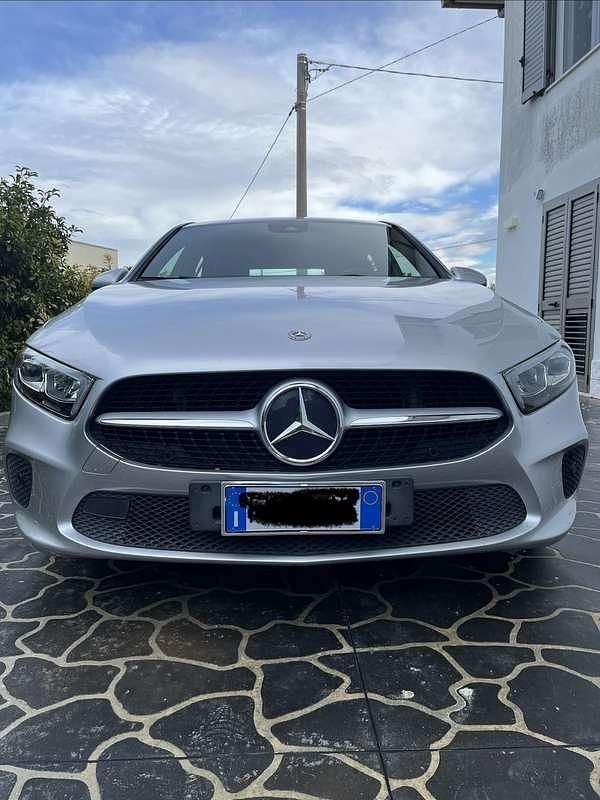 Usata Mercedes A180 Business 116 CV (85 kW) 2019 Berlina