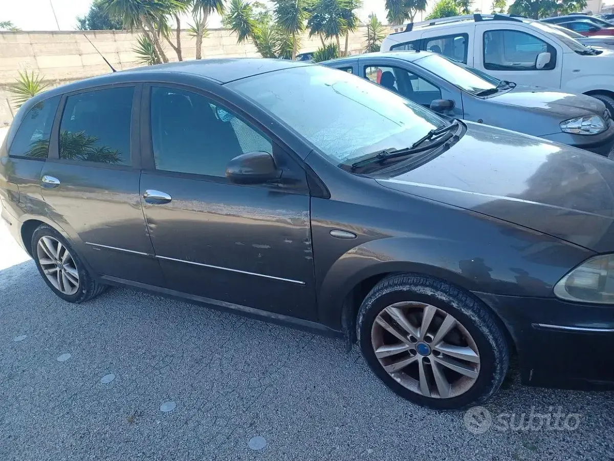 Usata Fiat Croma Emotion 150 CV (110 kW) 2007 Grigio Station wagon
