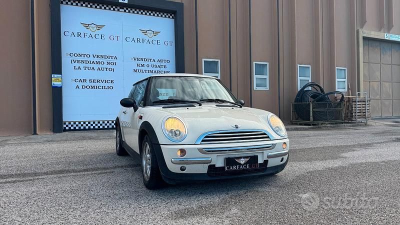 Begagnad Mini One D 88 HK (64 kW) 2005 Beige Halvkombi