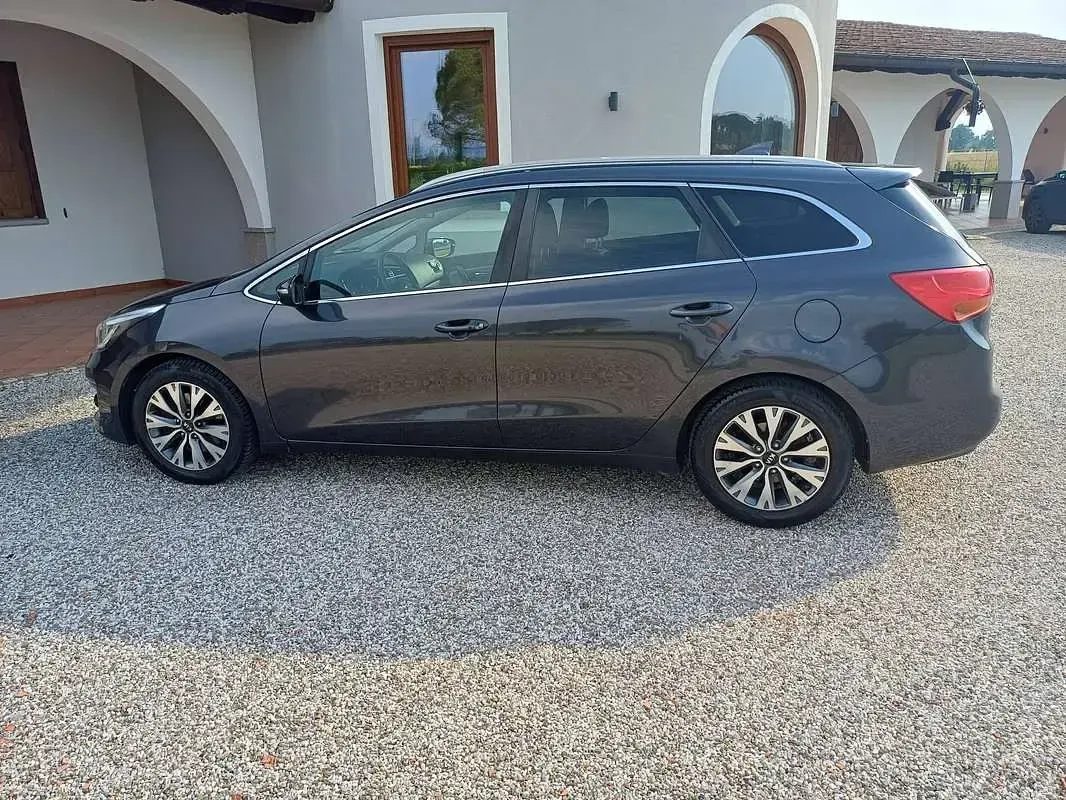 Usata Kia Ceed Sportswagon 110 CV (80 kW) 2017 Grigio Station wagon