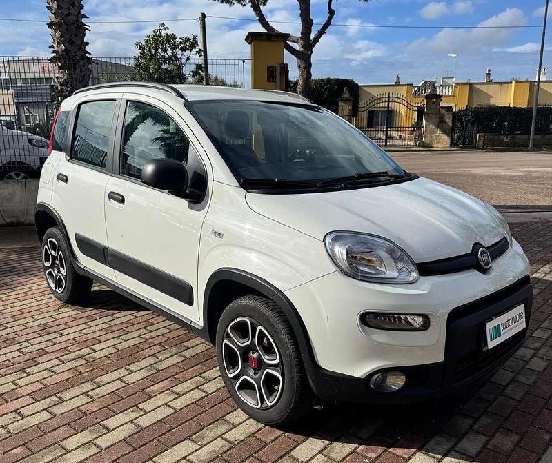 Usata Fiat Panda Cross City Life 84 CV (61 kW) 2021 Bianco Utilitaria