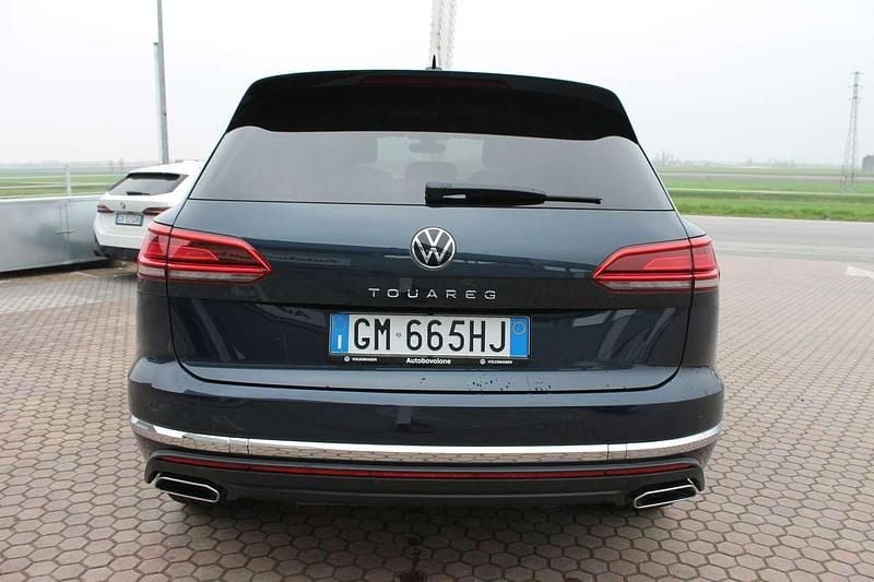 Usata VW Touareg Elegance 286 CV (210 kW) 2023 Meloe blue crystal SUV
