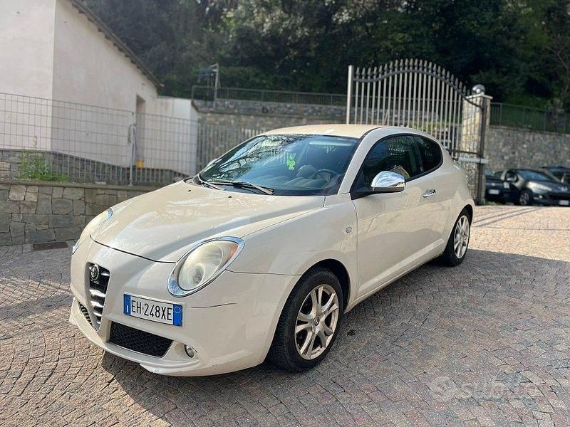Usata Alfa Romeo MiTo Distinctive 120 CV (88 kW) 2011 Beige Utilitaria