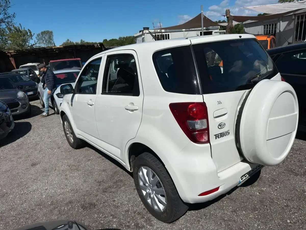 Usata Daihatsu Terios 86 CV (63 kW) 2007 Bianco SUV
