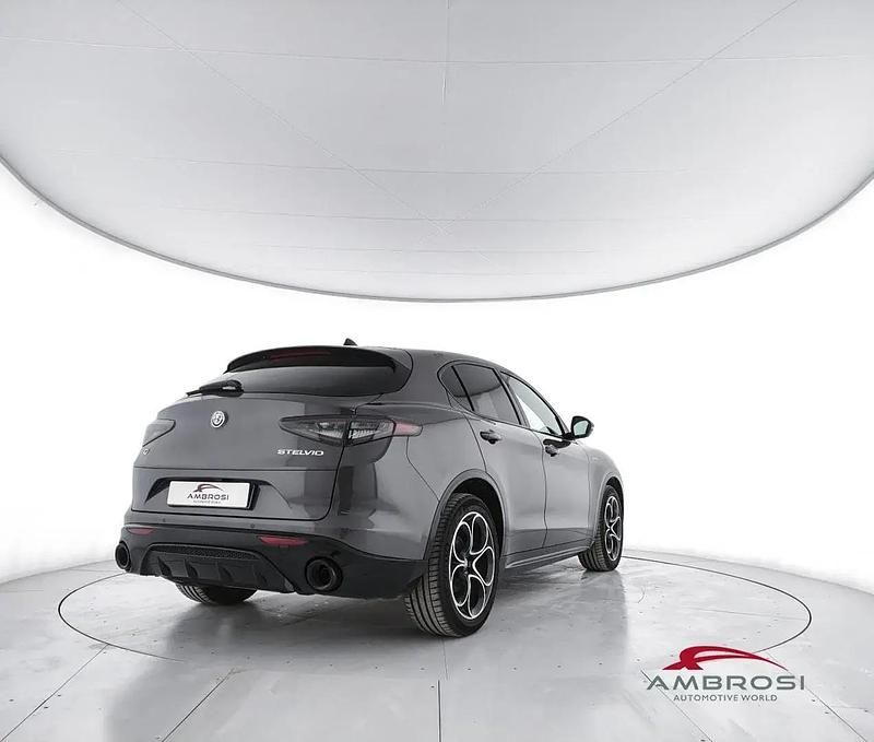 Second-hand Alfa Romeo Stelvio Veloce 210 CP (154 kW) 2025 Gri SUV