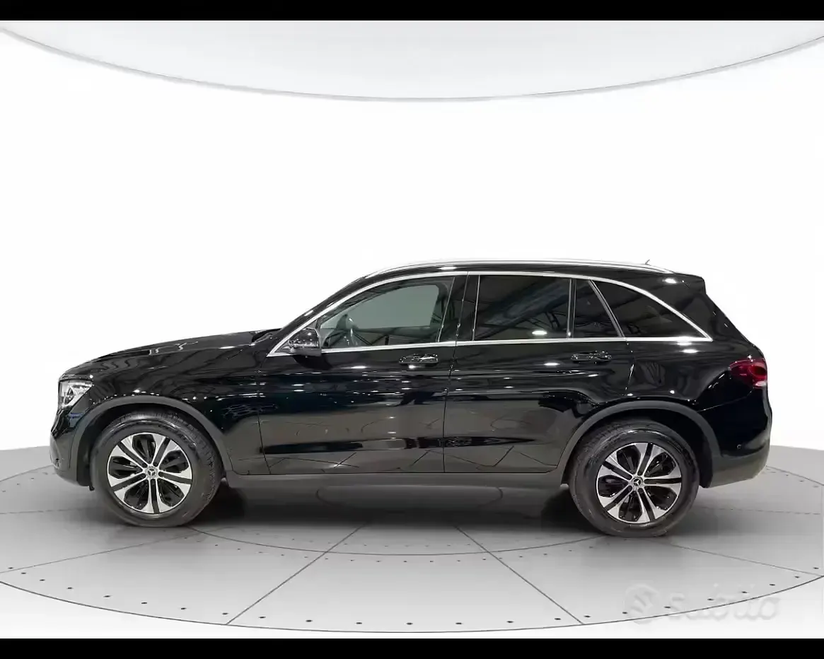Usata Mercedes 220 Business 194 CV (142 kW) 2022 Nero SUV