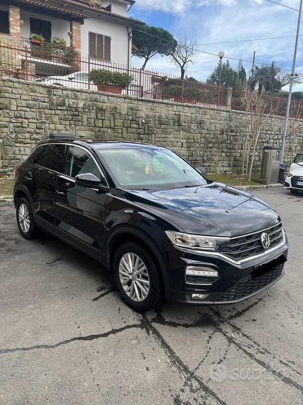 Usata VW T-Roc Style 116 CV (85 kW) 2018 Nero SUV