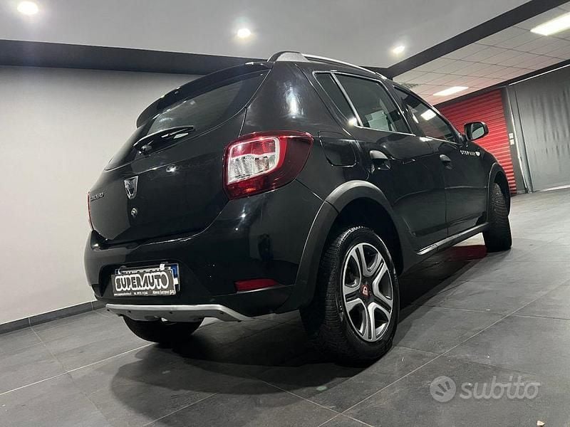 Usata Dacia Sandero Prestige 90 CV (66 kW) 2016 Nero Berlina
