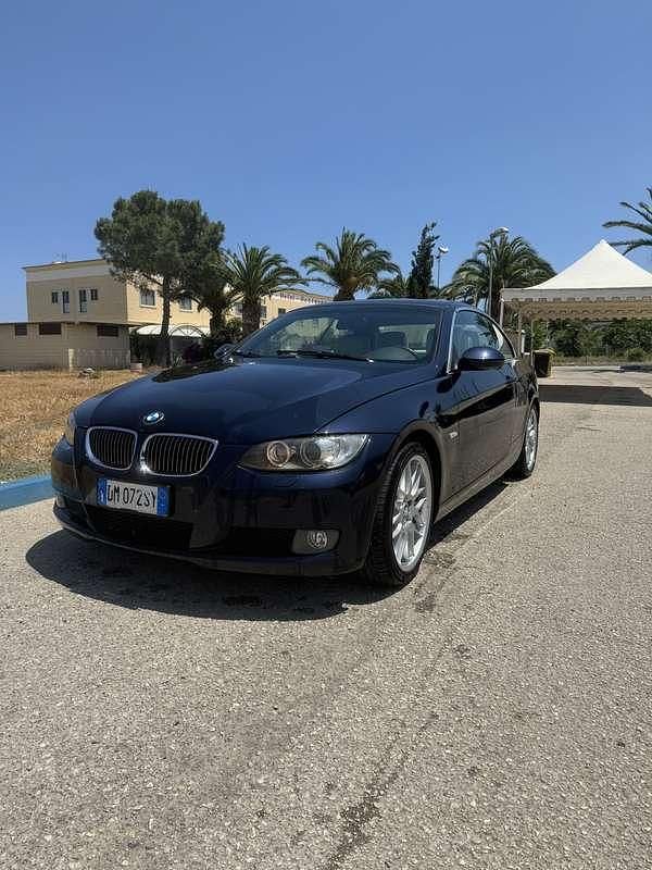Usata BMW 330 Cabriolet Efficient Dynamics 272 CV (200 kW) 2008 Blu Cabrio