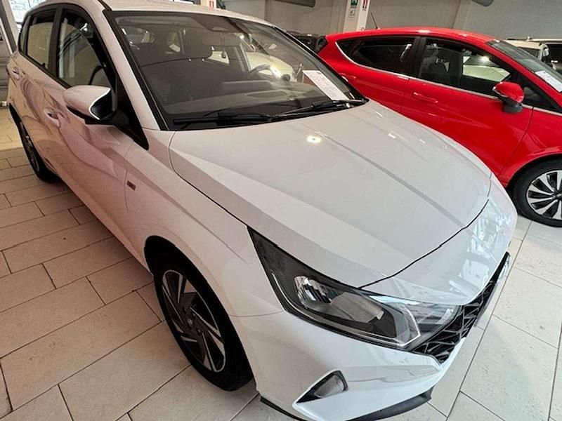 Usata Hyundai i20 101 CV (74 kW) 2023 Bianco Utilitaria