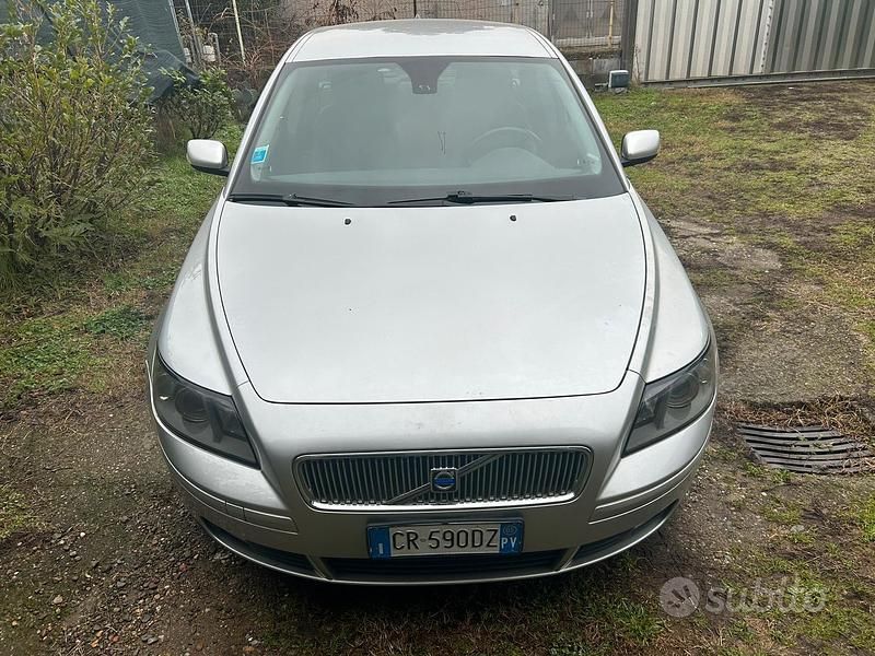 Usata Volvo V50 Momentum 136 CV (100 kW) 2005 Grigio Station wagon
