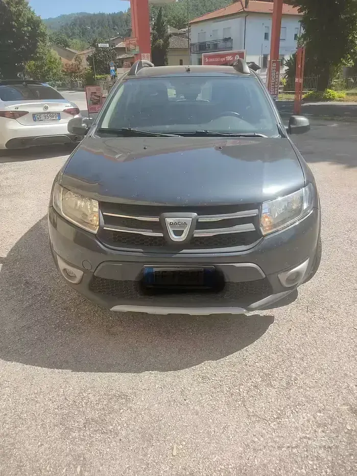 Usata Dacia Sandero 90 CV (66 kW) 2016 Grigio Berlina