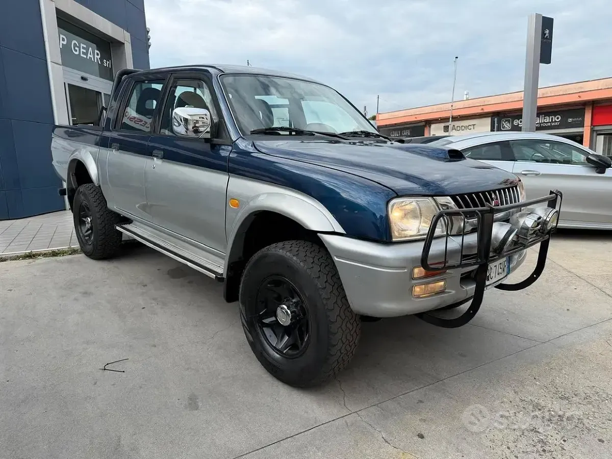 Usata Mitsubishi L200 100 CV (73 kW) 2001 Blu/azzurro Pick-up