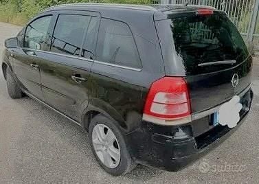 Usata Opel Zafira 116 CV (85 kW) 2011 Nero Monovolume