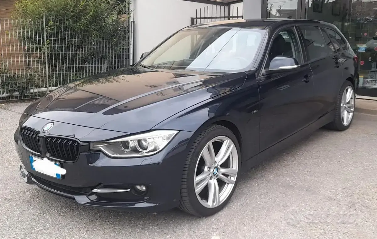 Usata BMW 316 Sport Line 116 CV (85 kW) 2013 Bluazzurro Station wagon