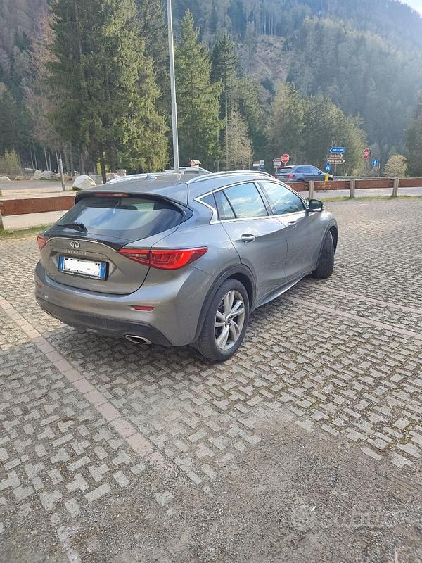 Usata Infiniti QX30 170 CV (125 kW) 2016 Grigio SUV
