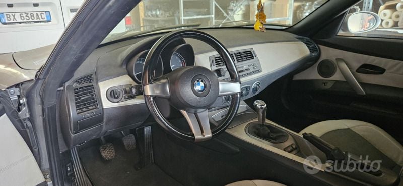 Usata BMW Z4 170 CV (125 kW) 2004 Grigio Cabrio