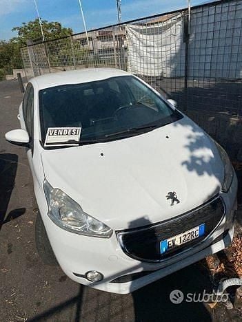 Usata Peugeot 208 82 CV (60 kW) 2014 Bianco Utilitaria