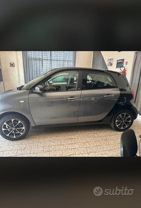 Usata Smart ForFour 71 CV (52 kW) 2016 Nero Utilitaria