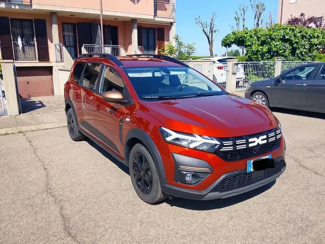 Usata Dacia Jogger Extreme 101 CV (74 kW) 2024 Arancione Monovolume