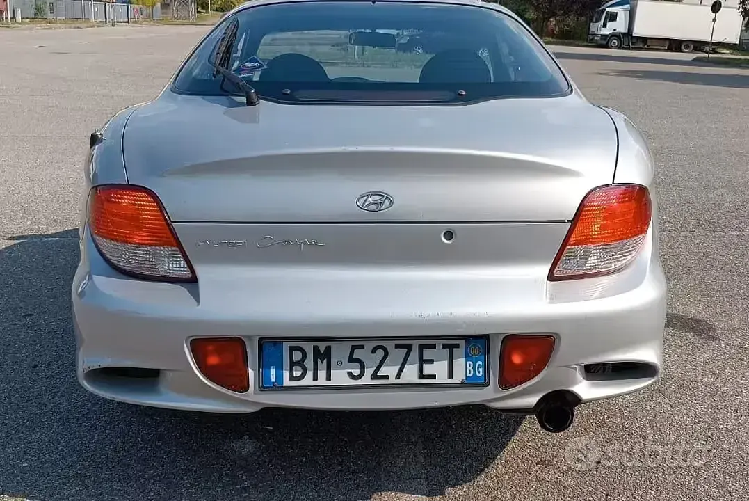 Usata Hyundai Coupé 116 CV (85 kW) 2000 Grigio Coupé