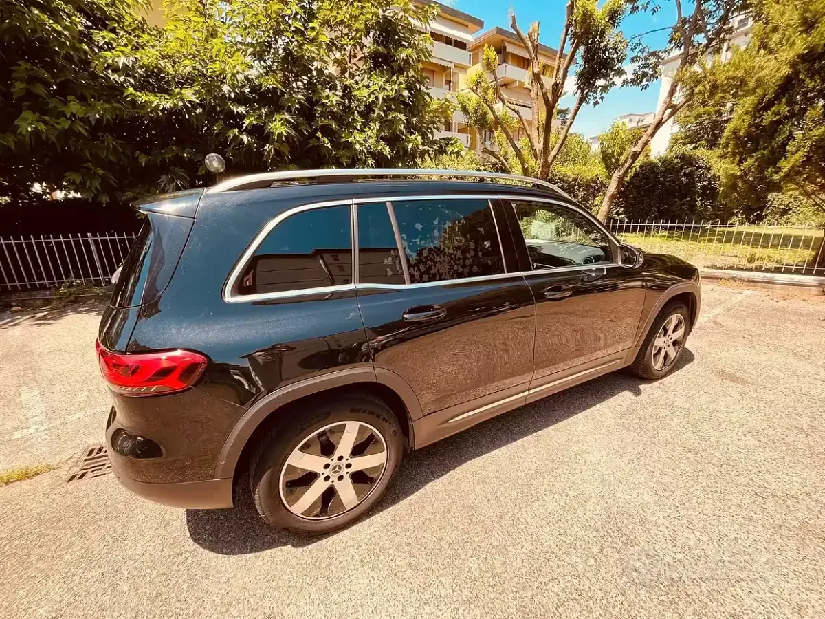 Usata Mercedes GLB200 150 CV (110 kW) 2020 Marrone SUV